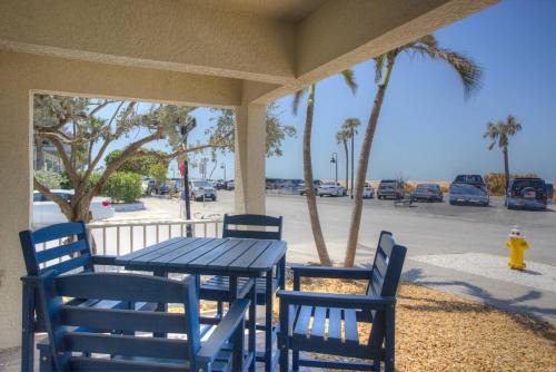 Pass-a-Grille Historic District House | 1 - Beach Club At Pass-A-Grille
