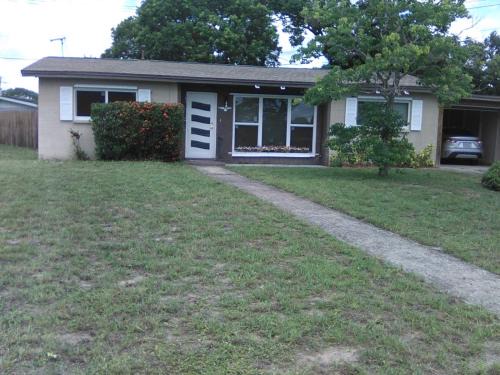 Titusville Apartment | 1 BEDROOM KITCHEn BATHROOM ApT