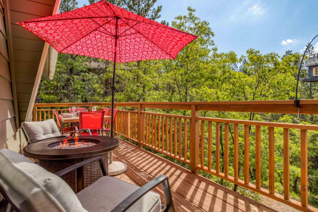 Upper Moonridge House | 112 - Moonridge Bear Mountain Cabin