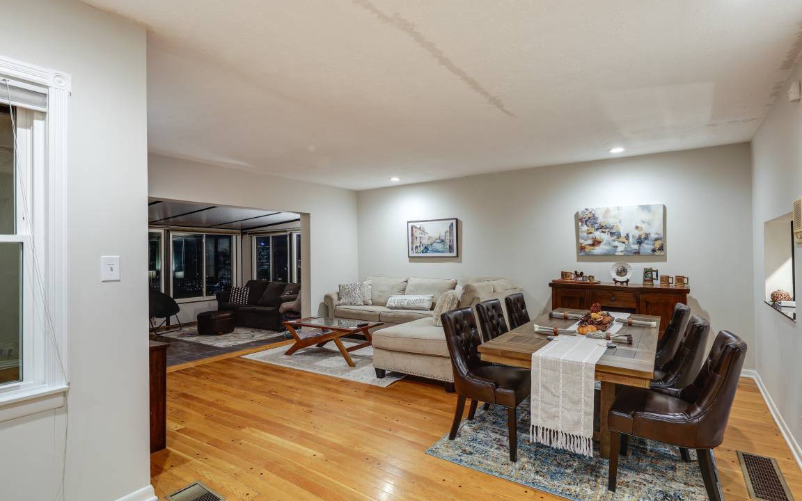 Mount Auburn House | 125 m² House ∙ 2 bedrooms ∙ 8 guests