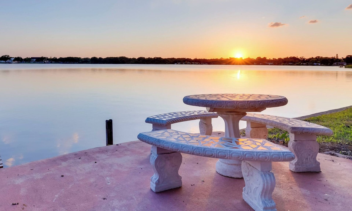 Orient Park House | 16 Mi to Manatee Viewing! Spacious Tampa Retreat