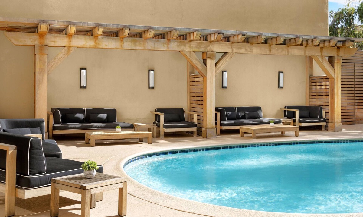 Calabasas Hotel | 2 Premium Two Queen, The Anza A Calabasas, Restaurant, Scenic, Near Malibu Creek