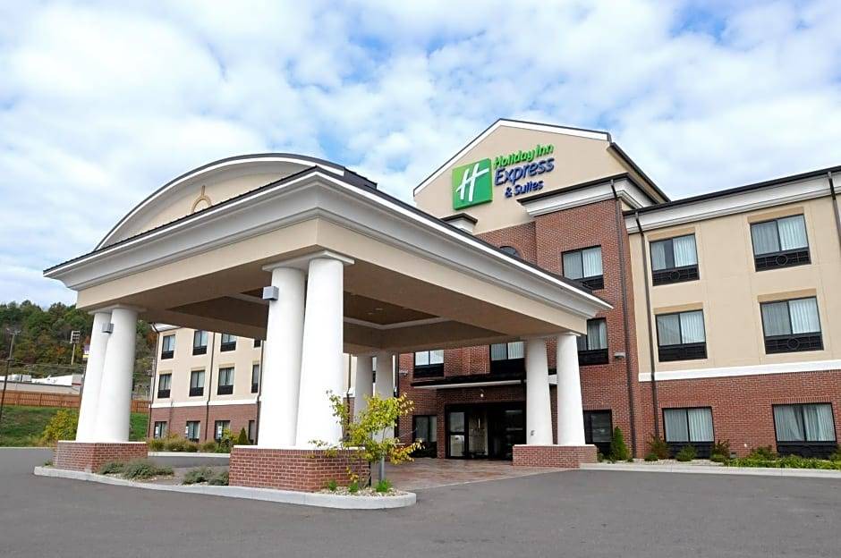 Cambridge Hotel | 2-Star Hotel ∙ Holiday Inn Express & Suites Cambridge, an IHG Hotel
