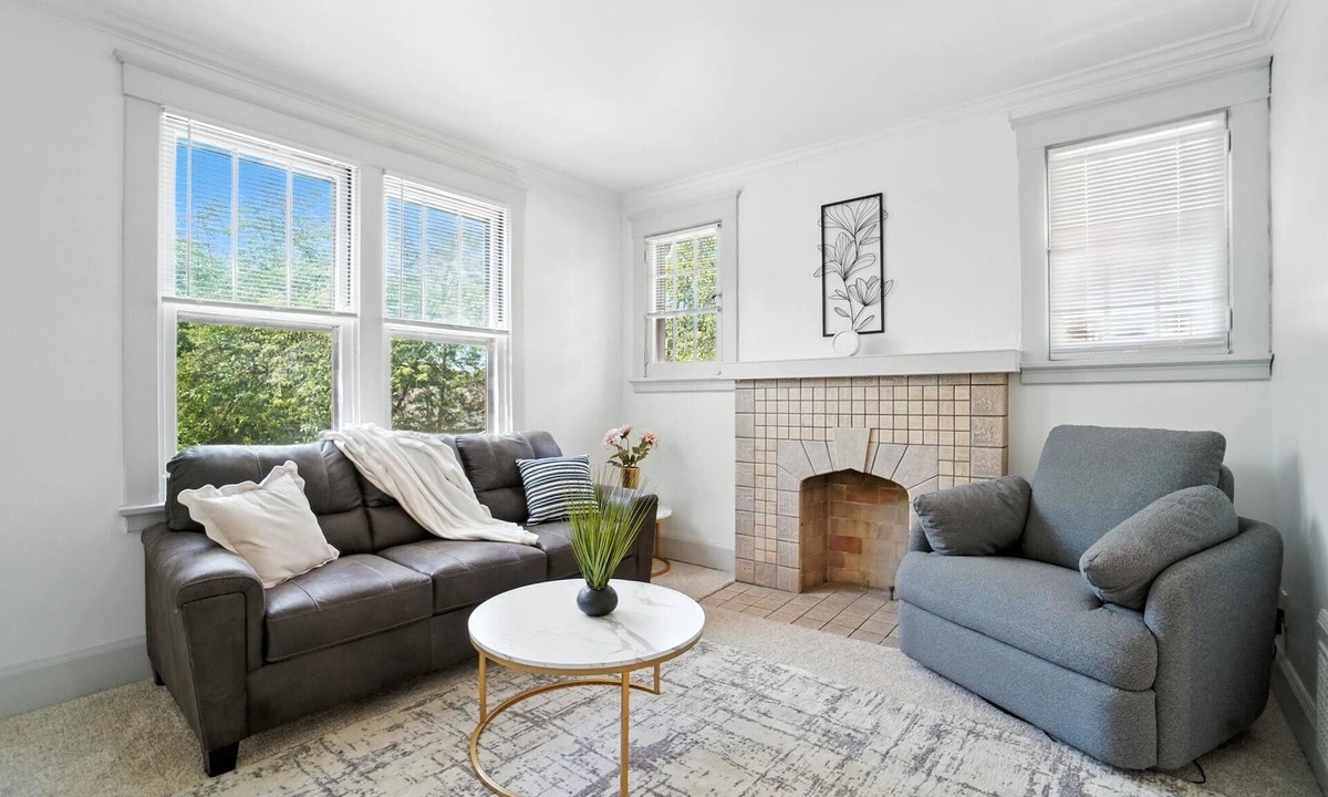 West Price Hill Apartment | 3BR 1 Bath Extended Stay