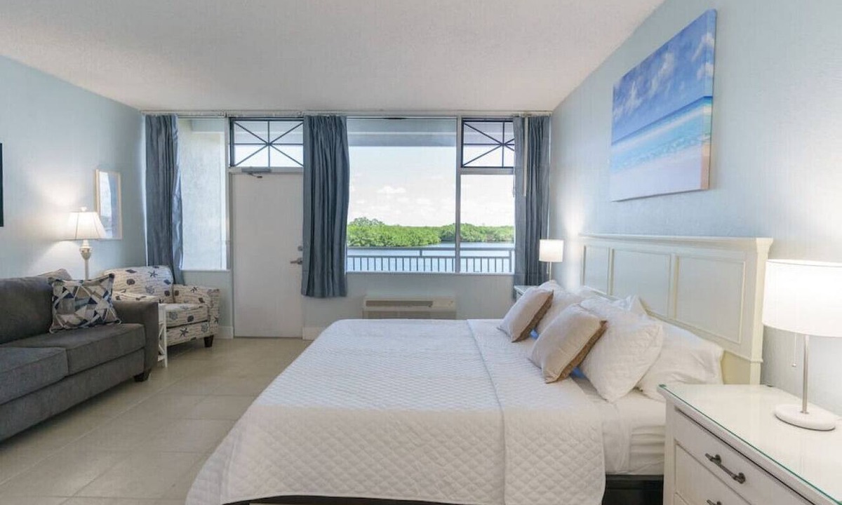 Ruskin Condo | 401 Getaway to a . · U401 Balcony w/River & Sunrise View! Resort Amenities! Free Parking/Wifi