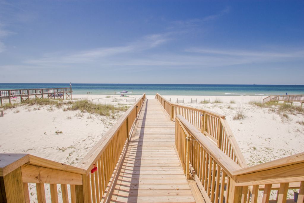 Morgantown House | 5 BR Beach front Home w/Pools & Tennis Access