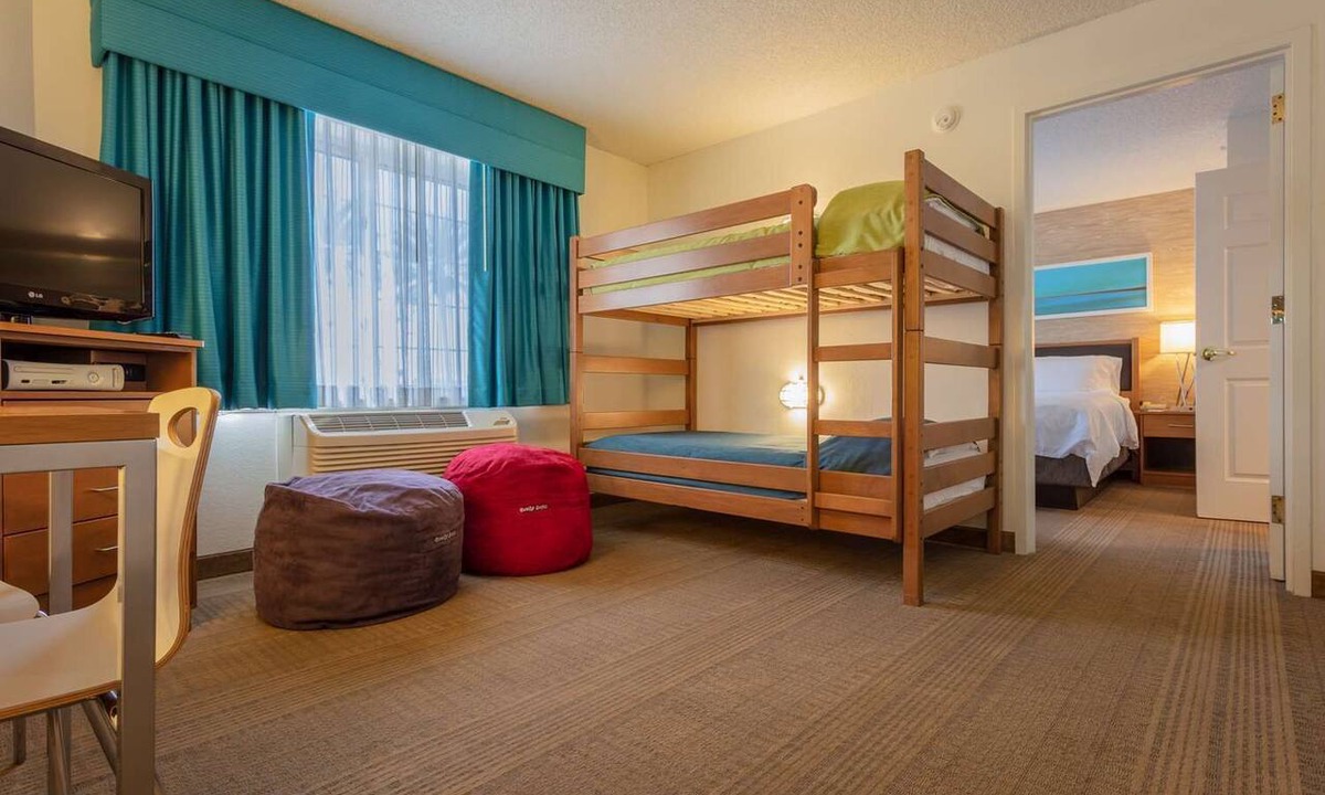Anaheim Resort Hotel | A Magical Vacation Awaits! Close to Disneyland with Fitness Center!