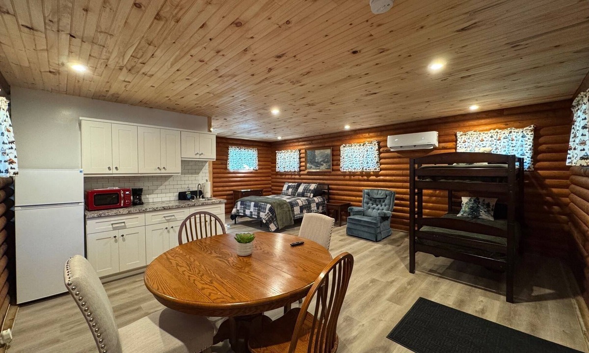 Cambridge Cabin | Adorable log cabin on back country road with peace, quiet, all amenities of home