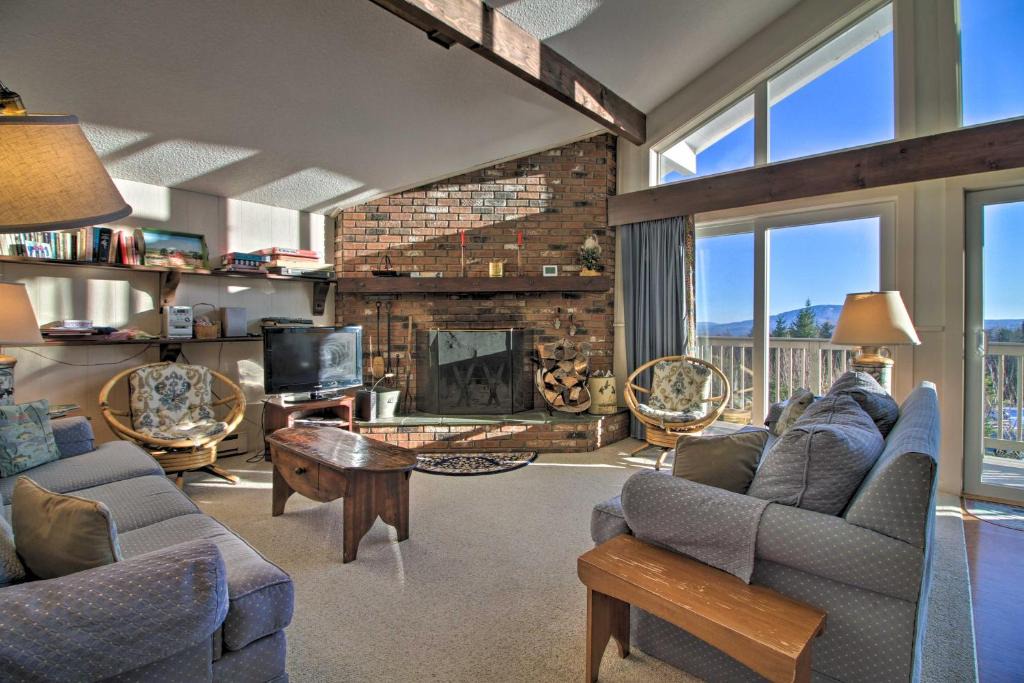 Bromley Mountain House | Adventure Home: Trails, Pool, Gym & Tennis Access