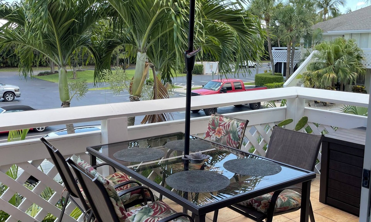 Jupiter Bay Condo | Bask in the Warmth of Our Jupiter Gem! JUPITER BAY!