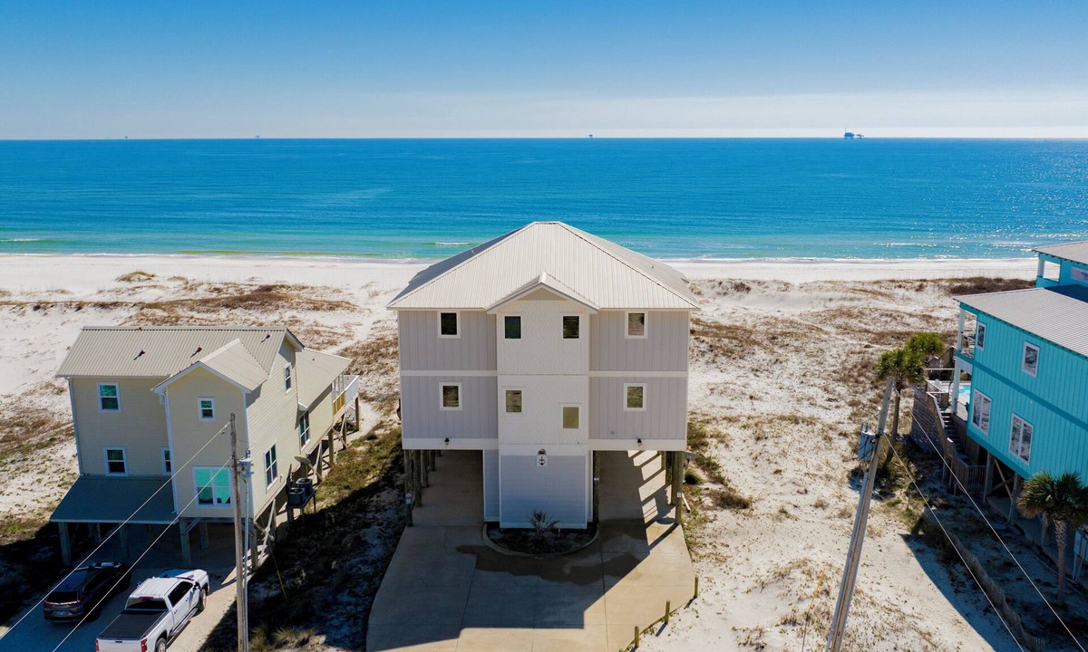 Southpointe House | Beachfront | Elevator | Pet Friendly | Private Heated Pool
