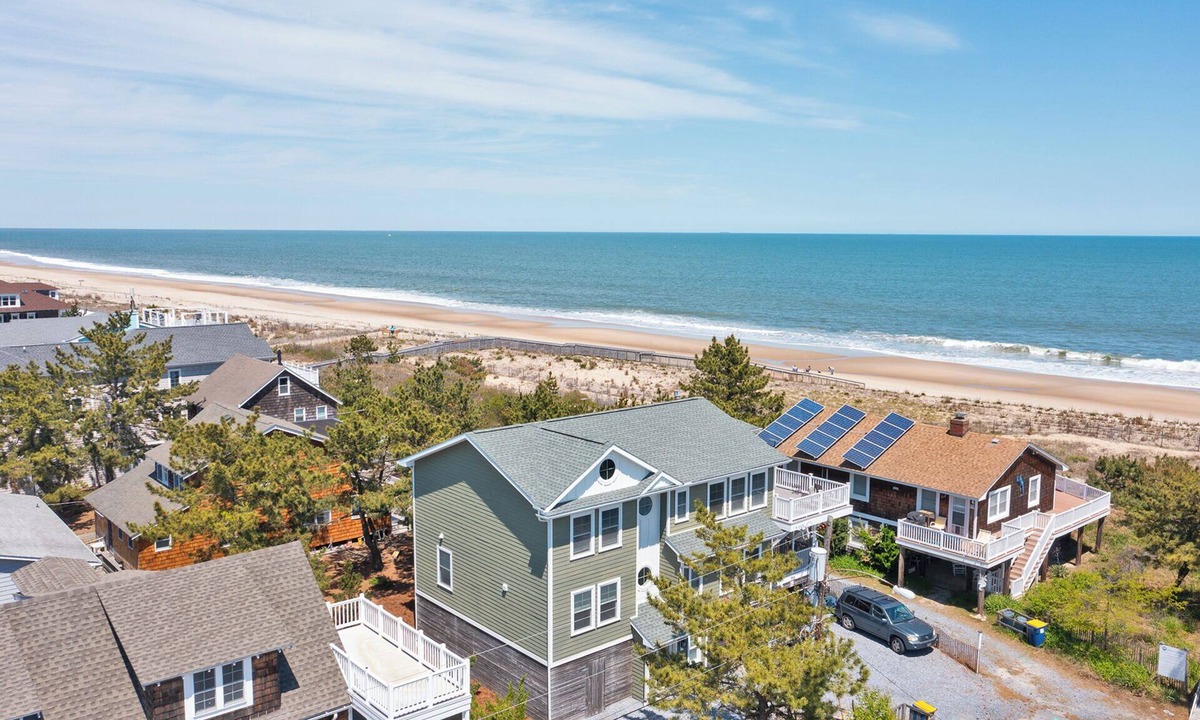 Bethany Beach House | Beautiful 5 bed/4 bath House with Beach Views in Bethany Beach!