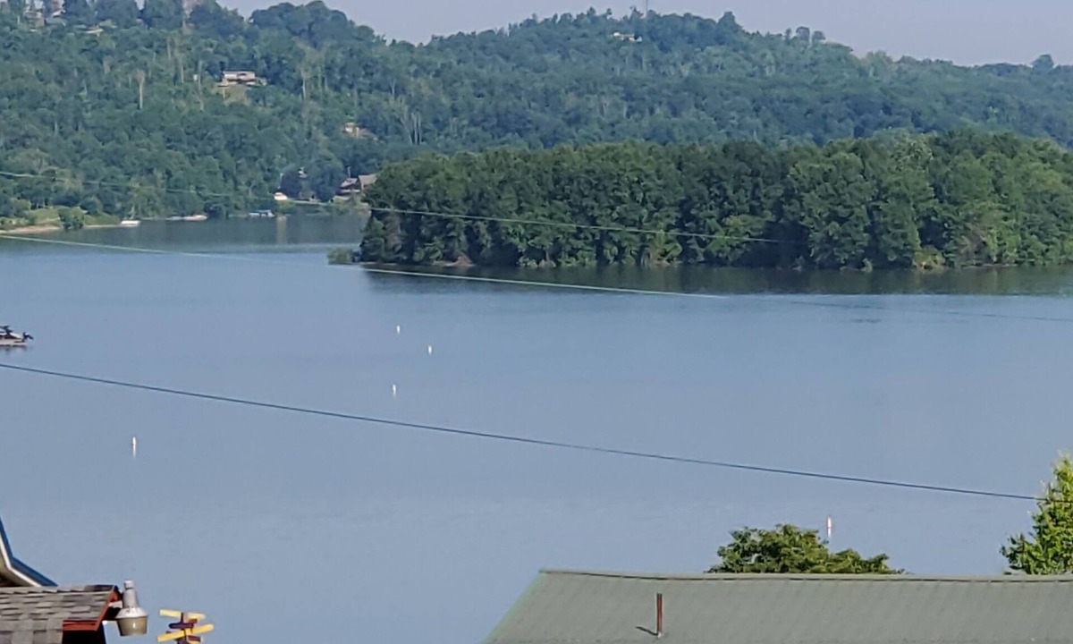 Senecaville House | Beautiful Lake view from the Upper Deck! Entire House!