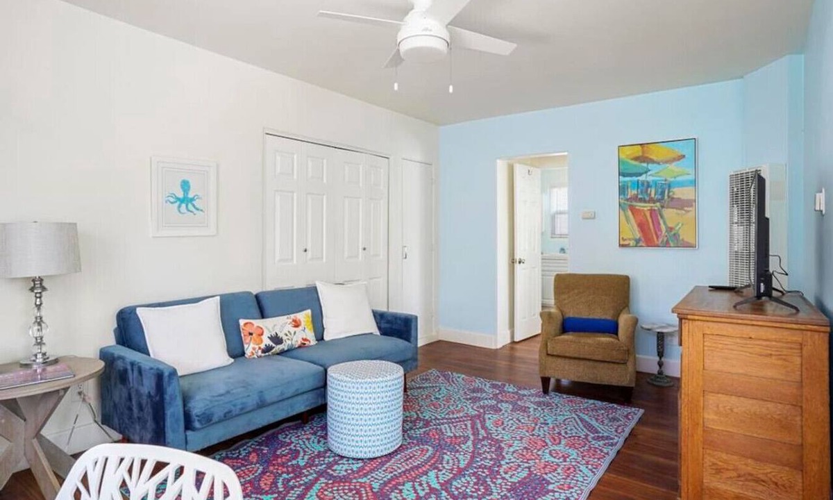 Mission Beach Apartment | Ben's Beach Bungalow 5, cheery Mission Beach 1BR!