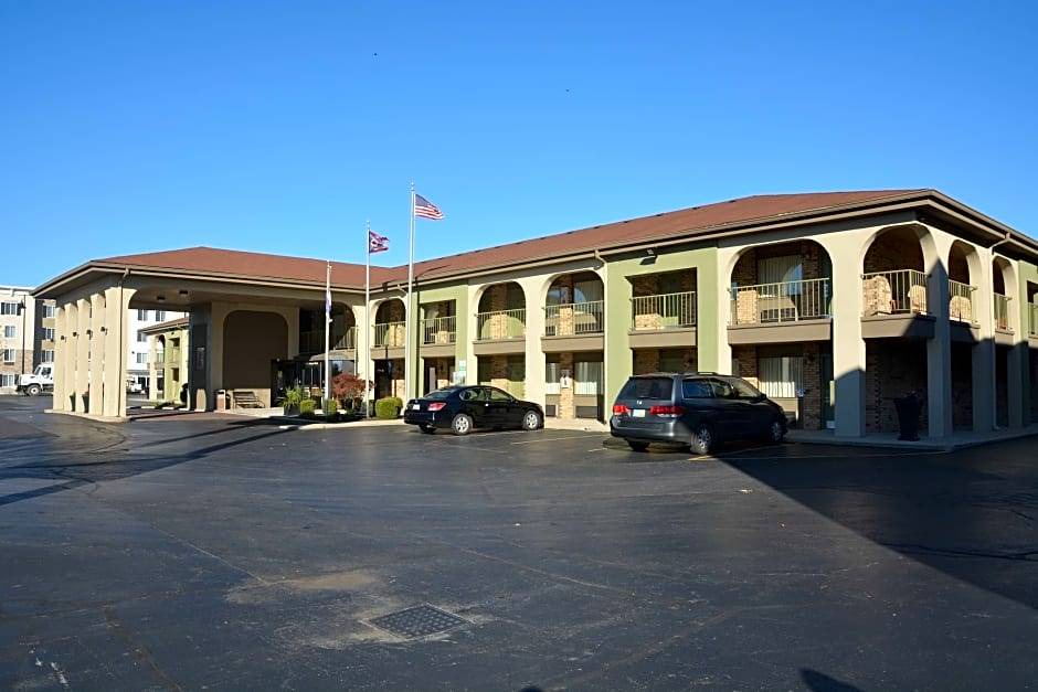 Grove City Hotel | Best Western Executive Inn