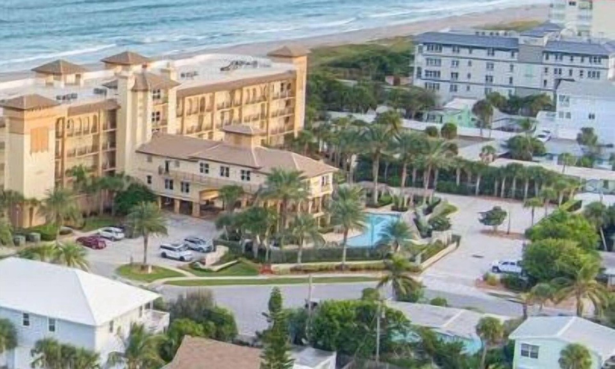 Winslow Reserve Apartment | Boutique Vacation Rental Complex at Beach