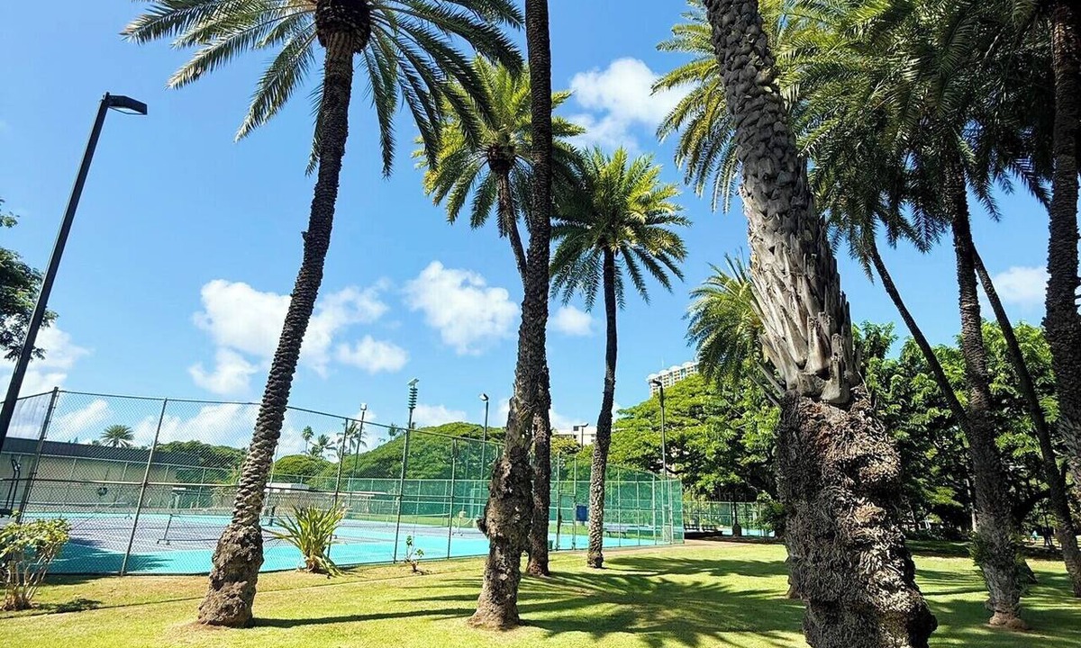 Waikiki Hotel | Bposhtels Waikiki Retreat