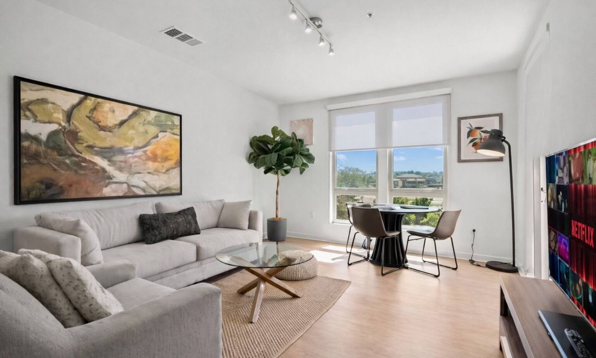 Irvine Apartment | Bright Luxury 2BR Retreat with Pool in Irvine