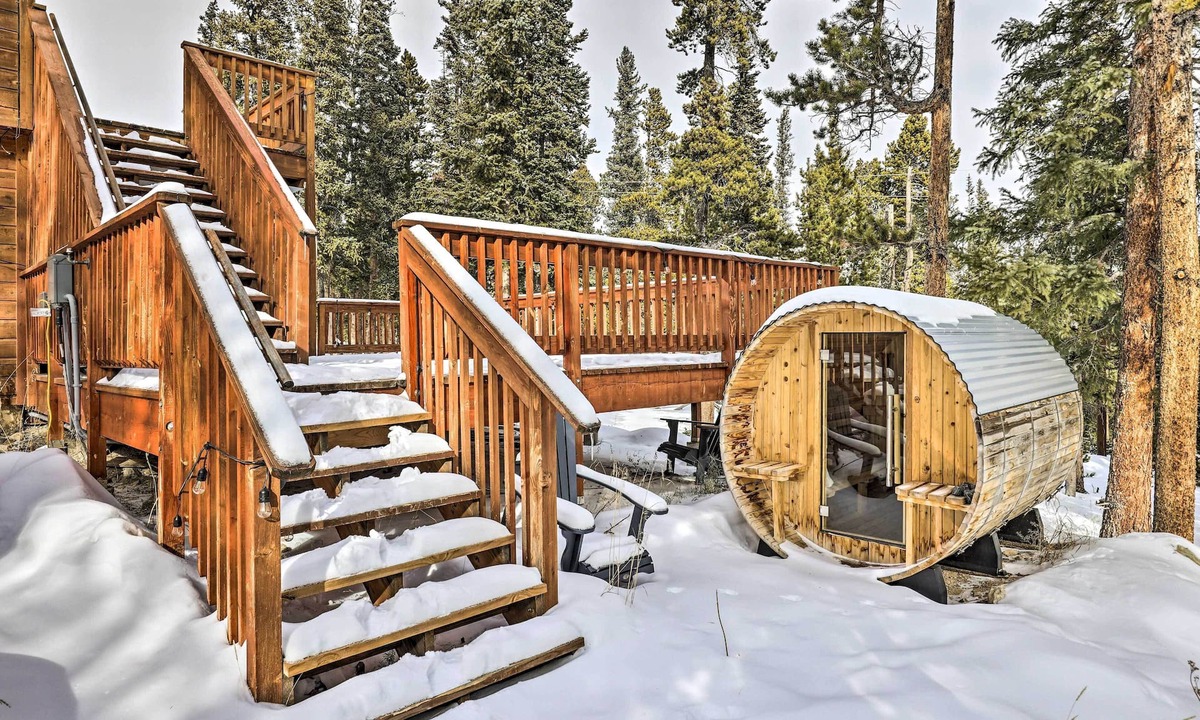 Valley of the Sun Cottage | 'bristle Cone' Fairplay Cabin w/Hot Tub