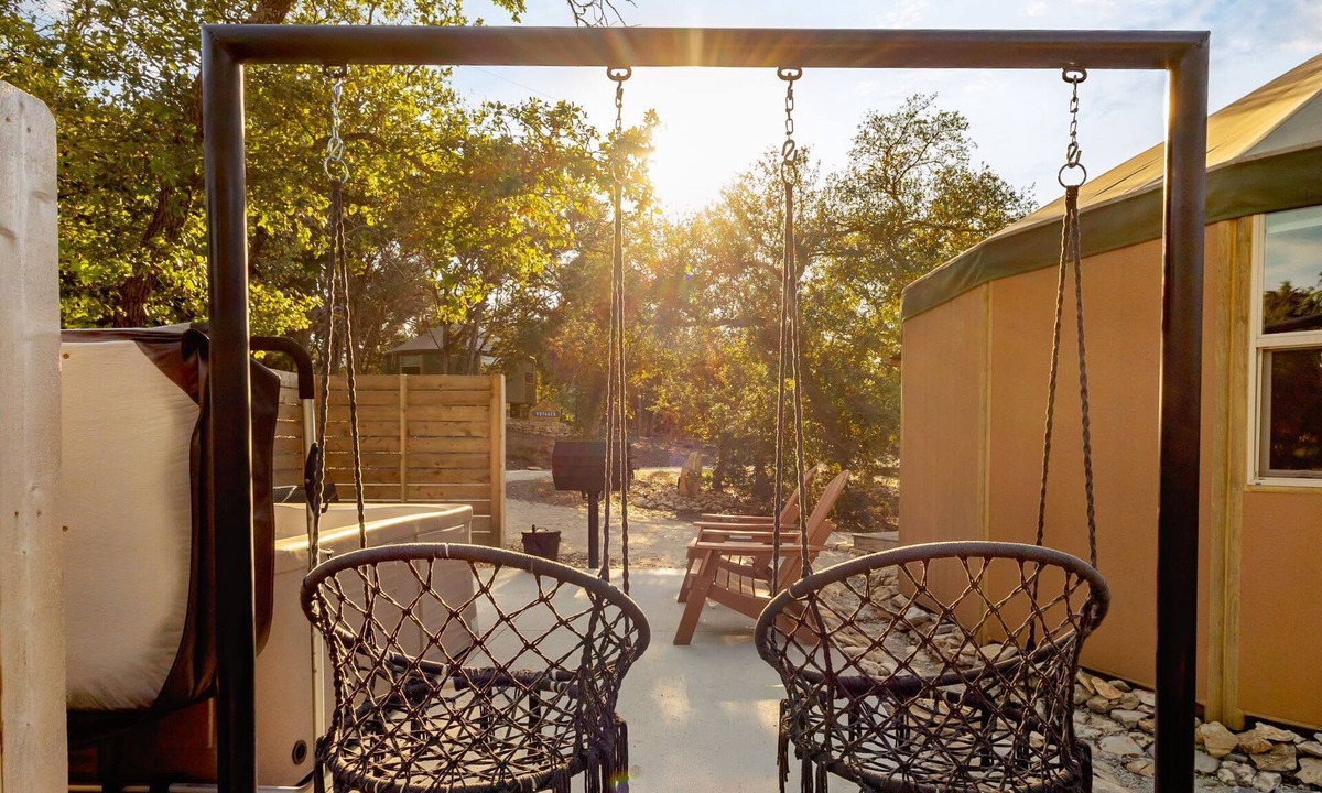 Canyon Lake Cabin | Bronco Modern Yurt‑Cabin w/Hot Tub + Swings