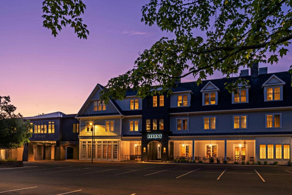Saratoga Springs Hotel | Brookmere Saratoga, a Tribute Portfolio Hotel
