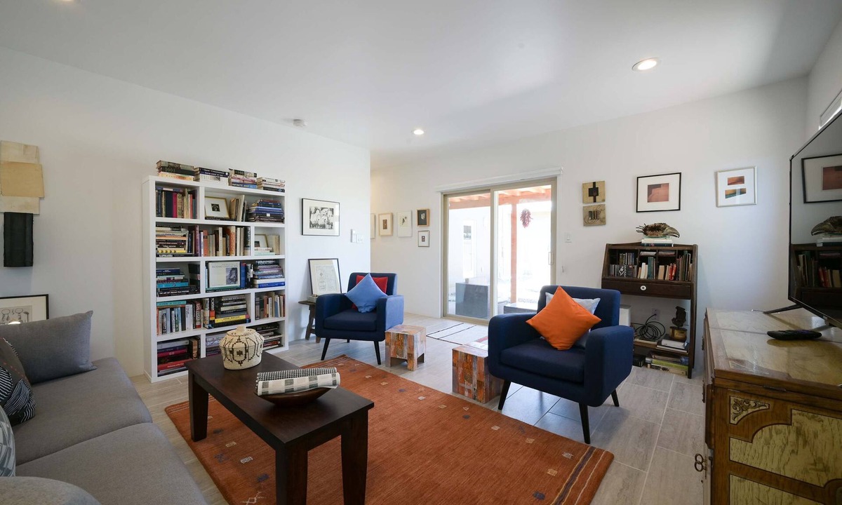 Southside House | Casa Vitalia - Private Patio Escape Near Downtown