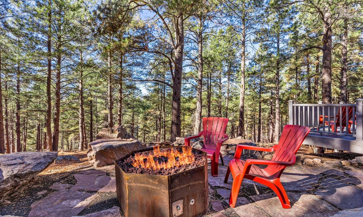 Kachina Village House | Chaco Trail | 2BR/2BA | | Spend Spring in Flagstaff!