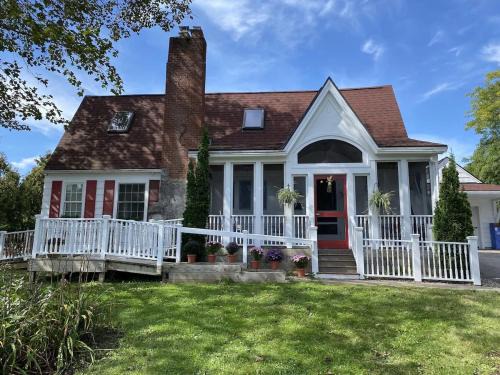 Middlebury Ski Chalet | Champlain Valley New England Chalet
