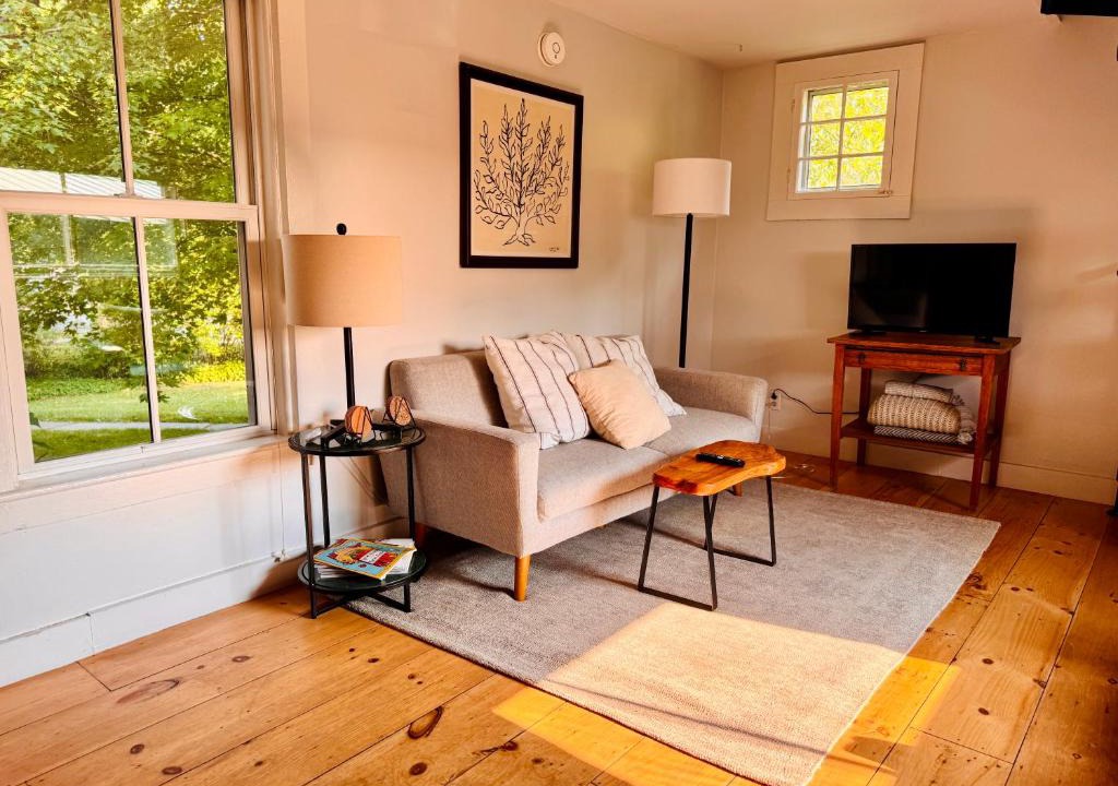 Shelburne Apartment | Charming 1BD Loft in Shelburne