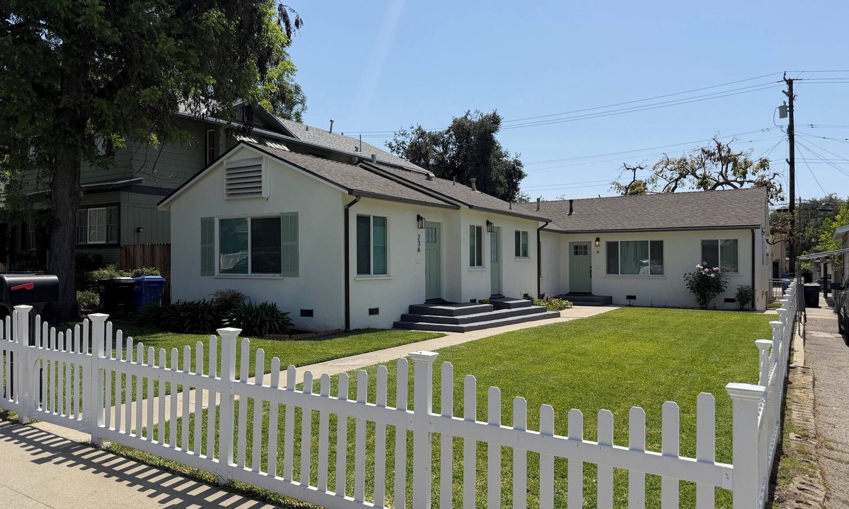 Monrovia House | Charming 2BR Monrovia Home Near Shops & Dining
