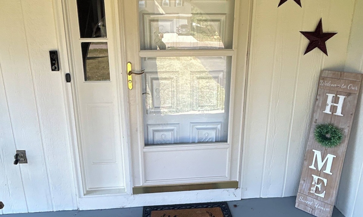 Reynoldsburg House | Charming, 3-bedroom house with WiFi and AC in delightful Reynoldsburg,Ohio!
