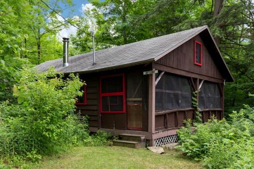 Lyme House | Charming Five-Person Cabin Rental in Connecticut River Valley of New Hampshire
