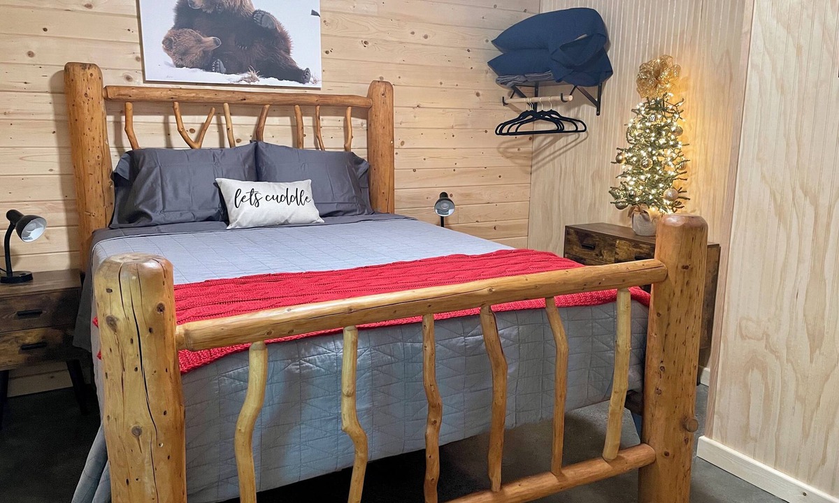 North Pole Cabin | Christmas Cabin in North Pole, Alaska