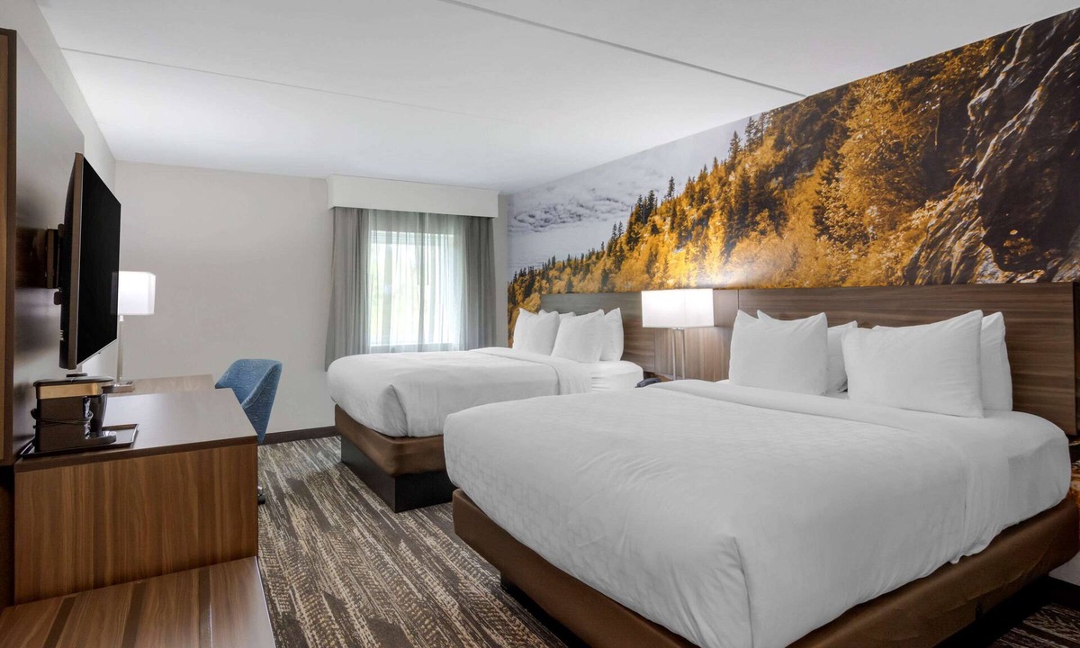 Charlottesville Hotel | Clarion Pointe Charlottesville