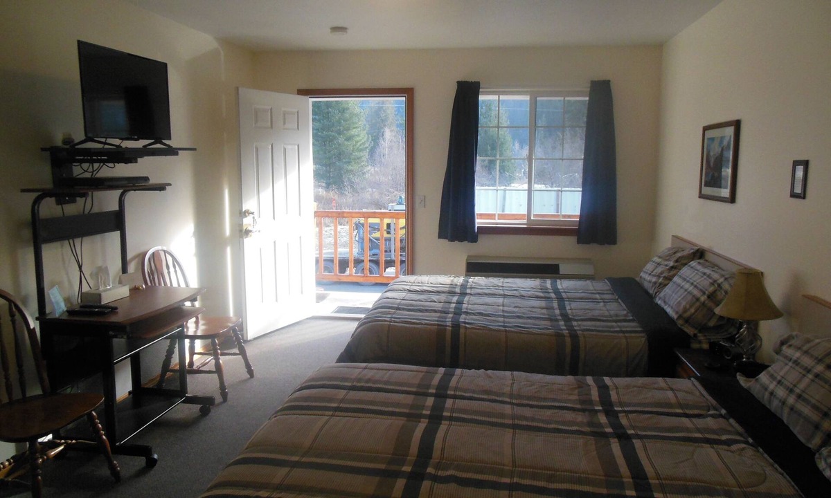 Clark Fork Hotel | Clark Fork Lodge