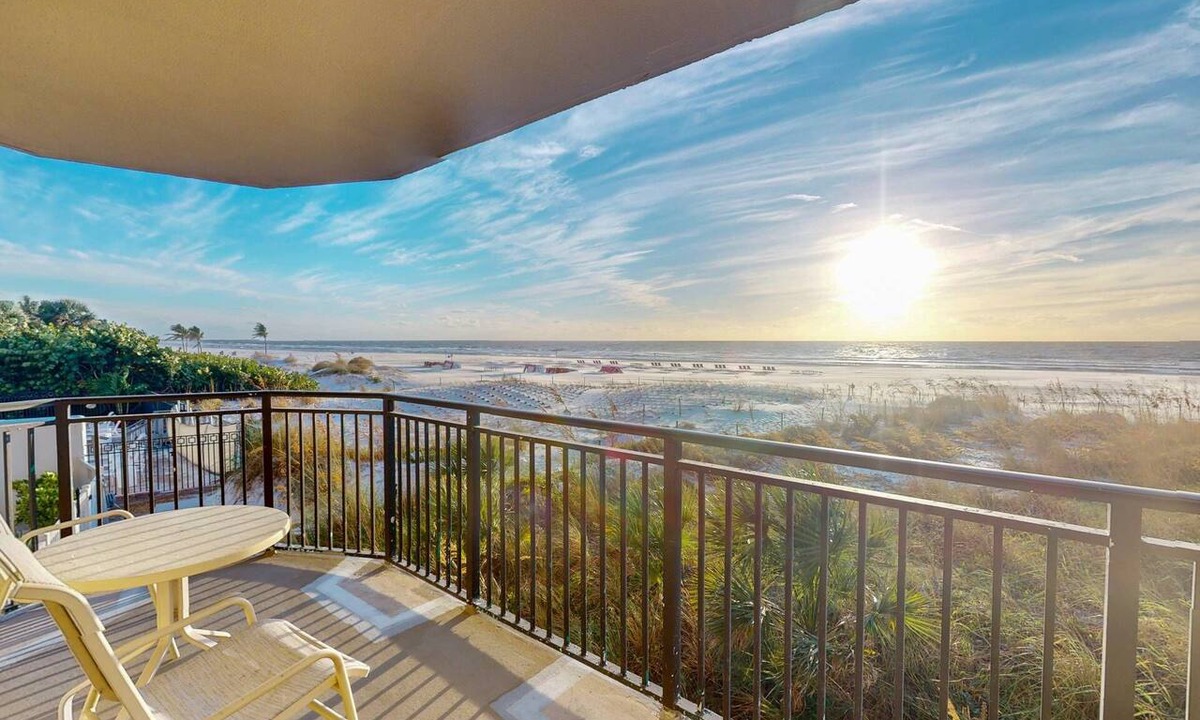 Belle Vista Condo | Corner Gulf-front 2BR at Vistas on the Gulf. Heated Pool & Hot Tub. Double Balcony. On the Beach!