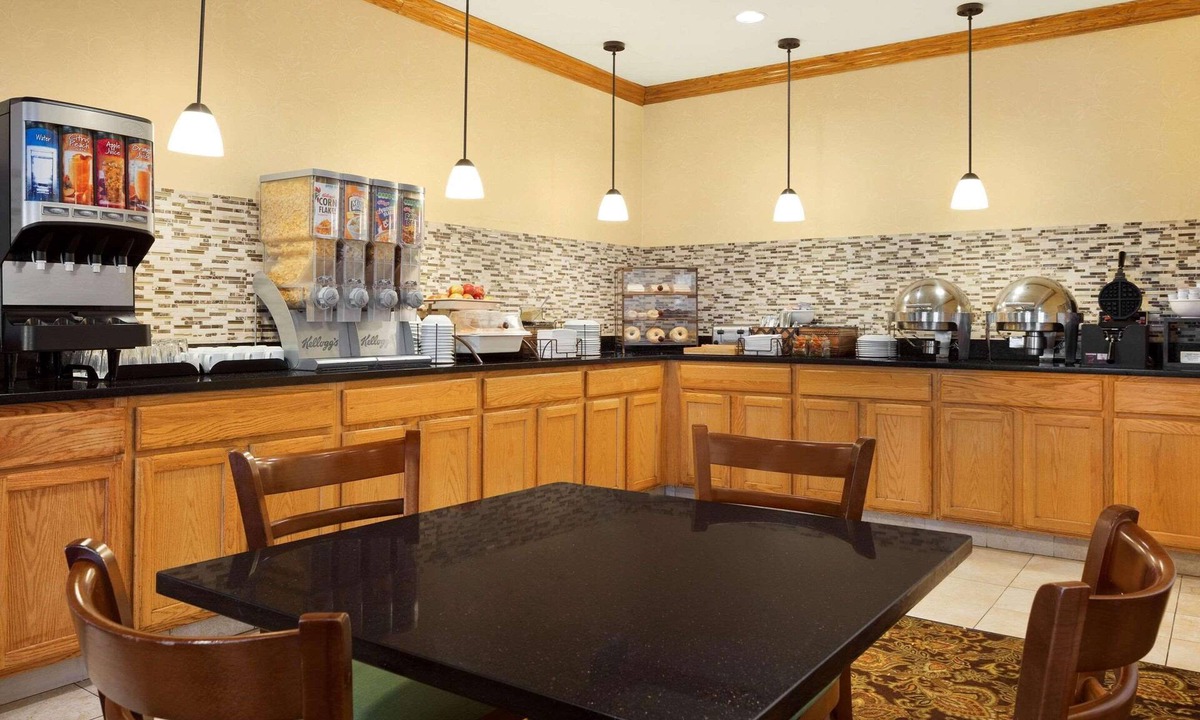 Macedonia Hotel | Country Inn & Suites by Radisson, Macedonia, OH