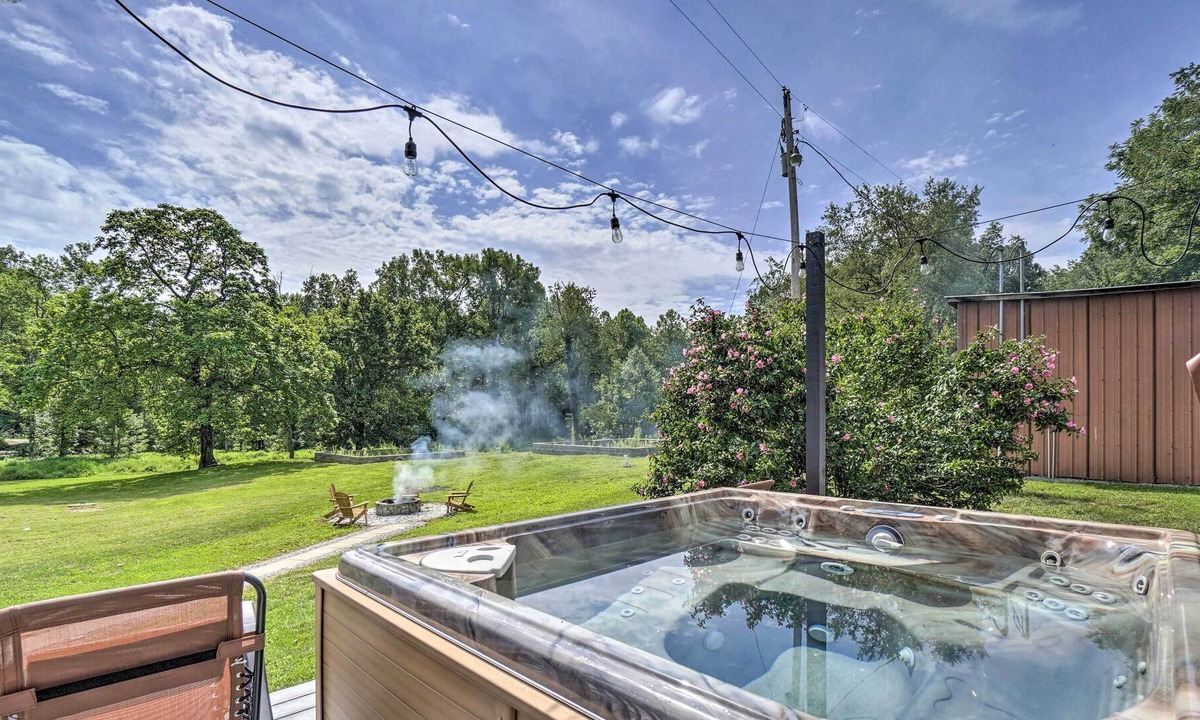 Logan House | Cozy Bremen Family Home w/ Hot Tub & Acreage!