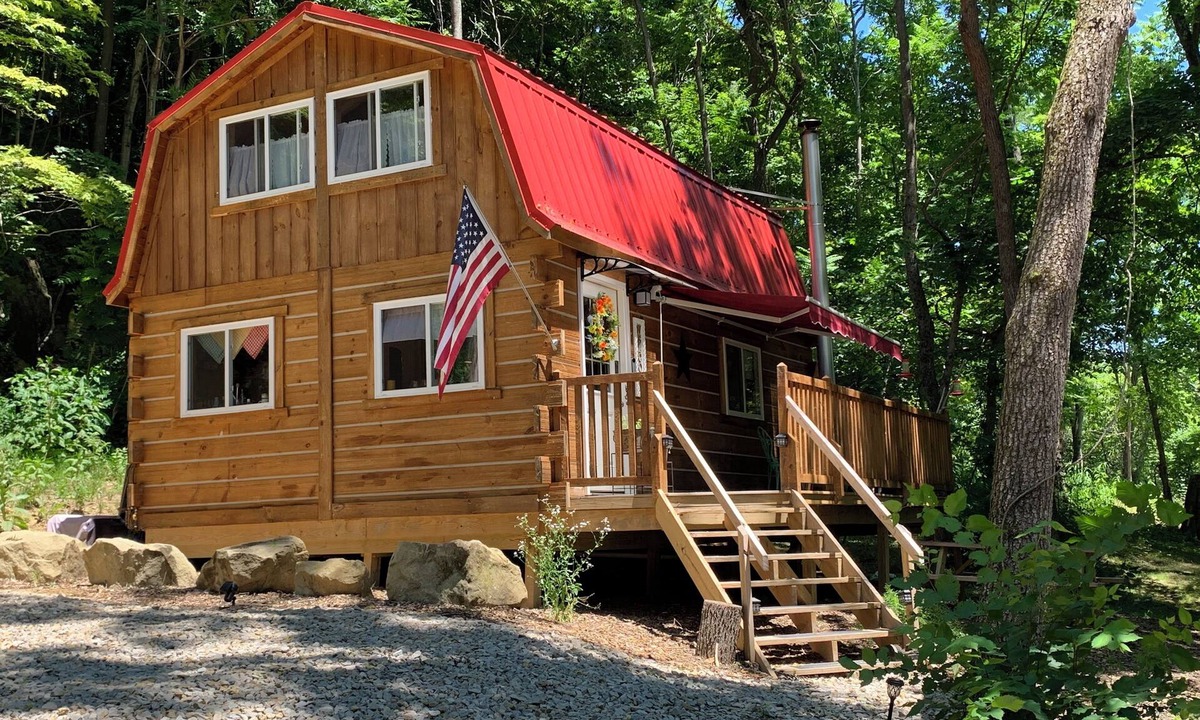 Chandlersville Cabin | Cozy cabin on 30 acres just minutes from The Wilds with AC, WiFi
