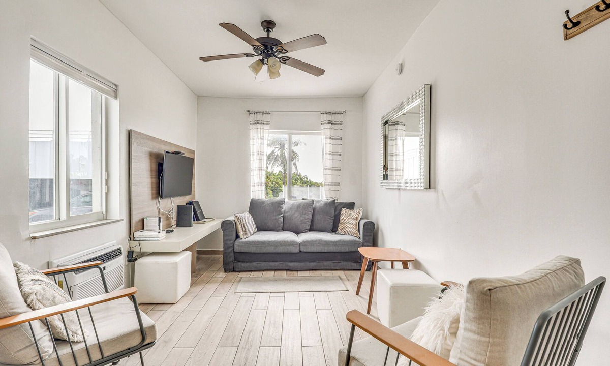 South of Fifth Apartment | Cozy Miami Beach Apartment < 1 Mi to Ocean!