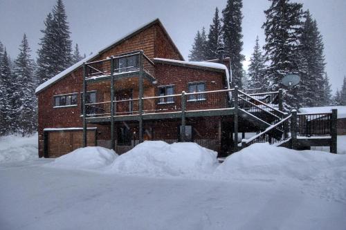 Blue River House | Deluxe Remodeled Cabin with Hot Tub near Breckenridge Ski Resort, Colorado