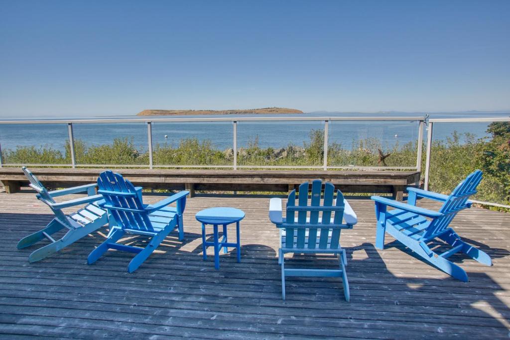 Diamond Point House | Direct Beach Access! Quiet Diamond Point Retreat