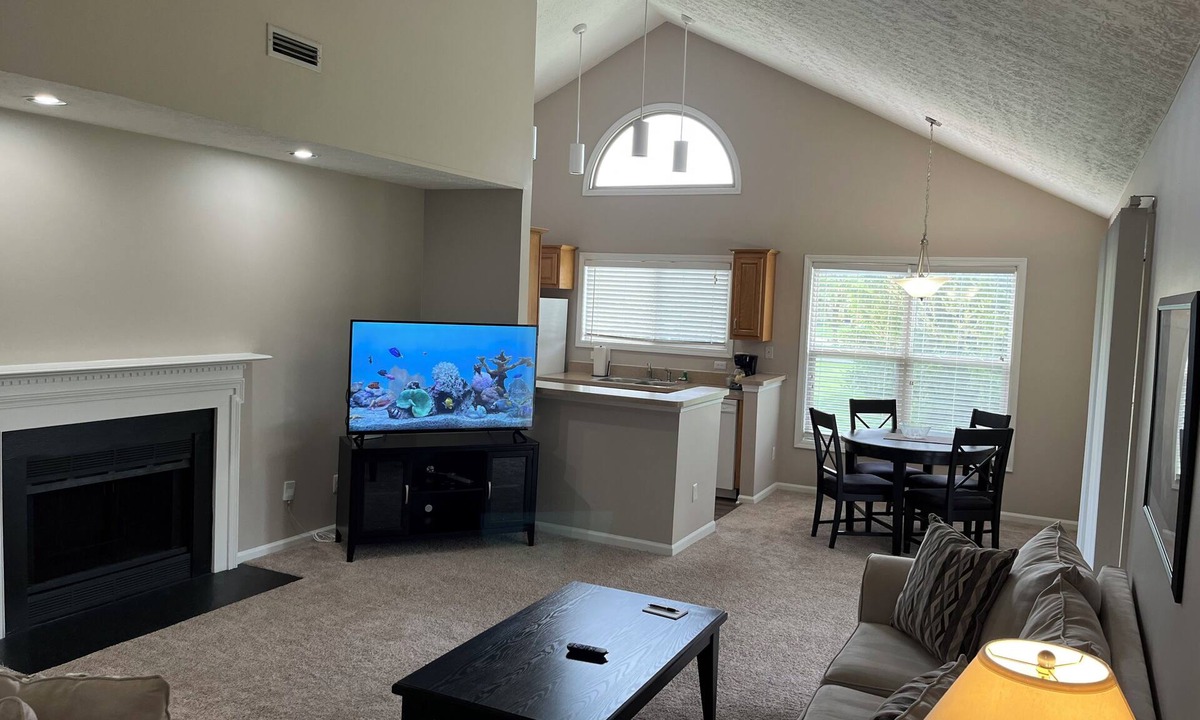 Dublin Apartment | Dublin RETREAT! HUGE layout, wooded, FIRST FLOOR SUITE!