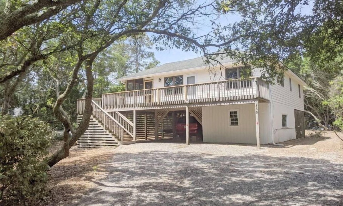 Southern Shores House | Duck Road Central Location🐶Dog Friendly🎾Parking &Tennis Pass⛱Walk to the Beach