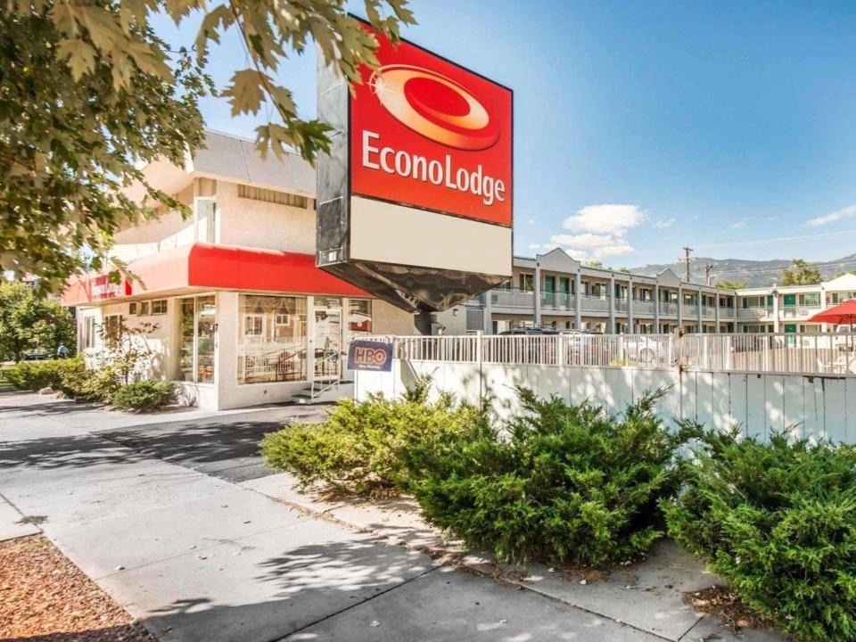 Central Colorado Springs Cabin | Econo Lodge Colorado Springs Downtown