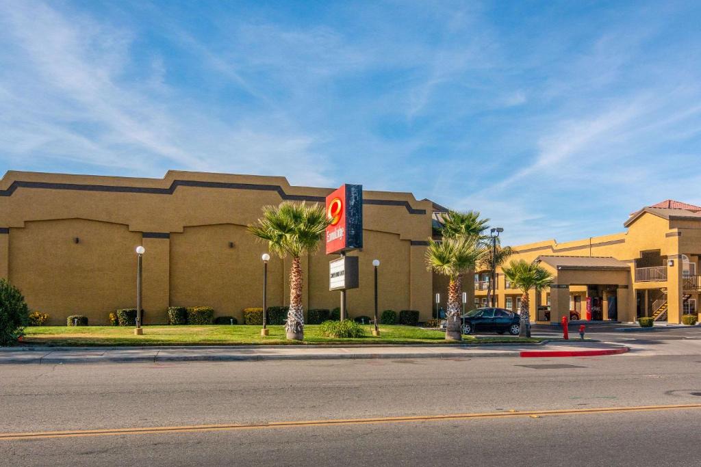 Hesperia Cabin | Econo Lodge Hesperia - Victorville I-15
