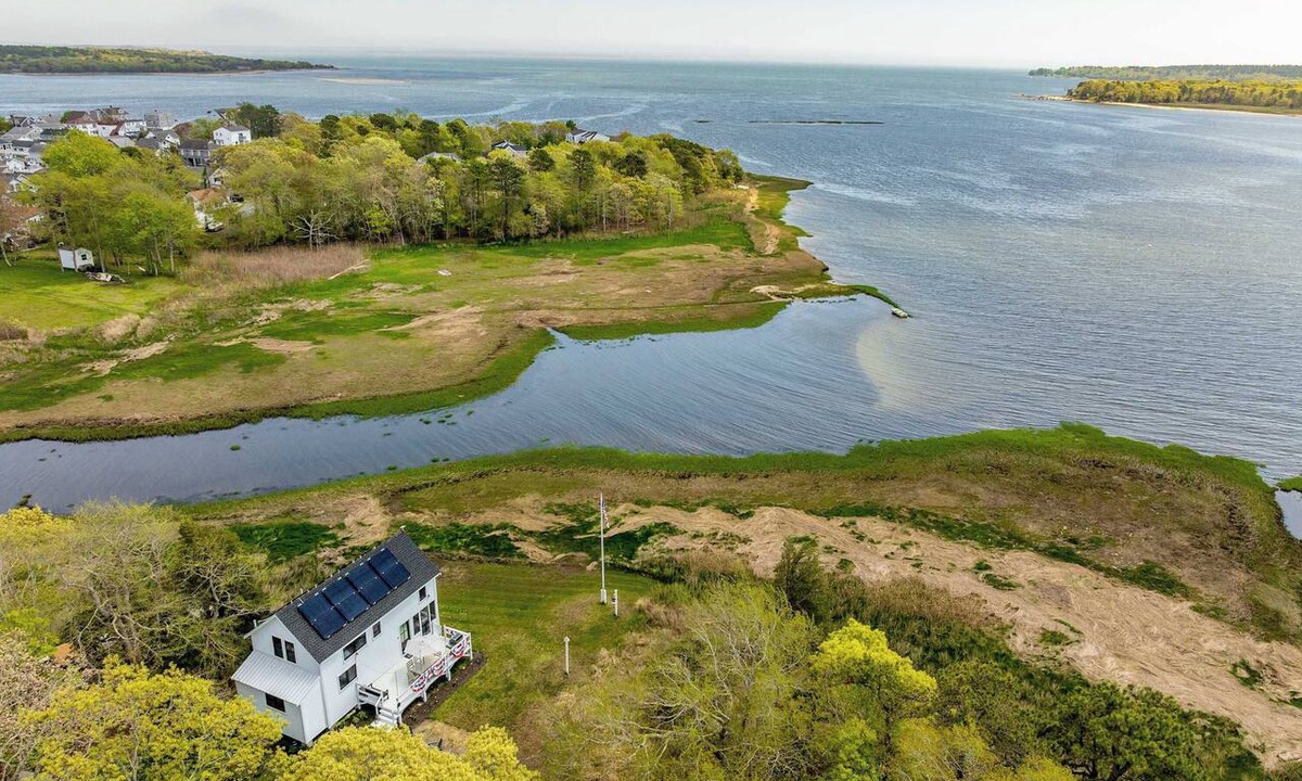 Wareham Center House | Edgewater Sanctuary | Fully Off Grid Ocean Cottage | Directly on Buzzard's Bay