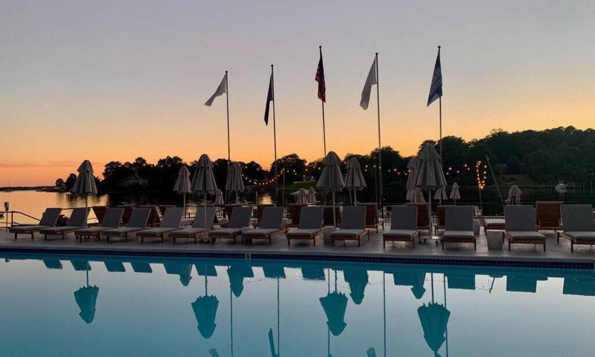 Irvington Hotel | Experience a Suite Designed for Calming Stays | Courtyard, Marina, Free Parking
