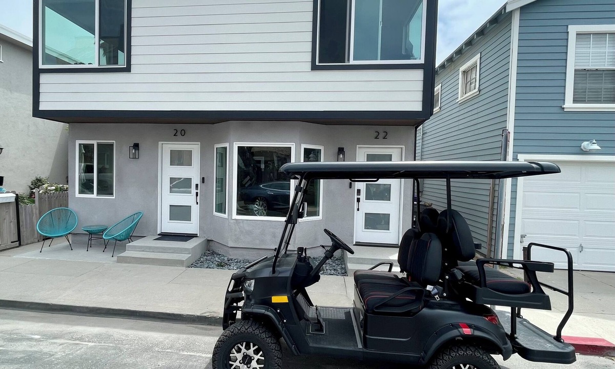Peninsula House | Family friendly 3 bedroom beach Getaway by the Bay. Ocean & bay seconds away.
