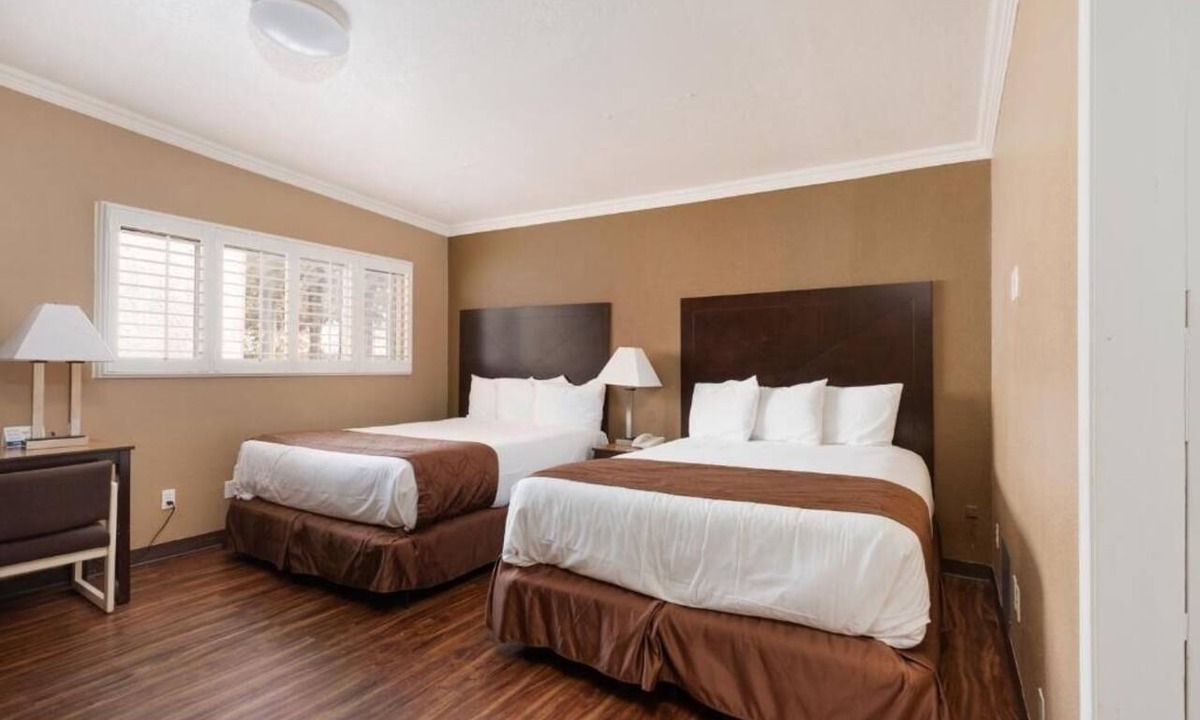 Anaheim Resort Hotel | Family-Friendly Room Near Disneyland | Room w/Kitchenette | Outdoor Pool